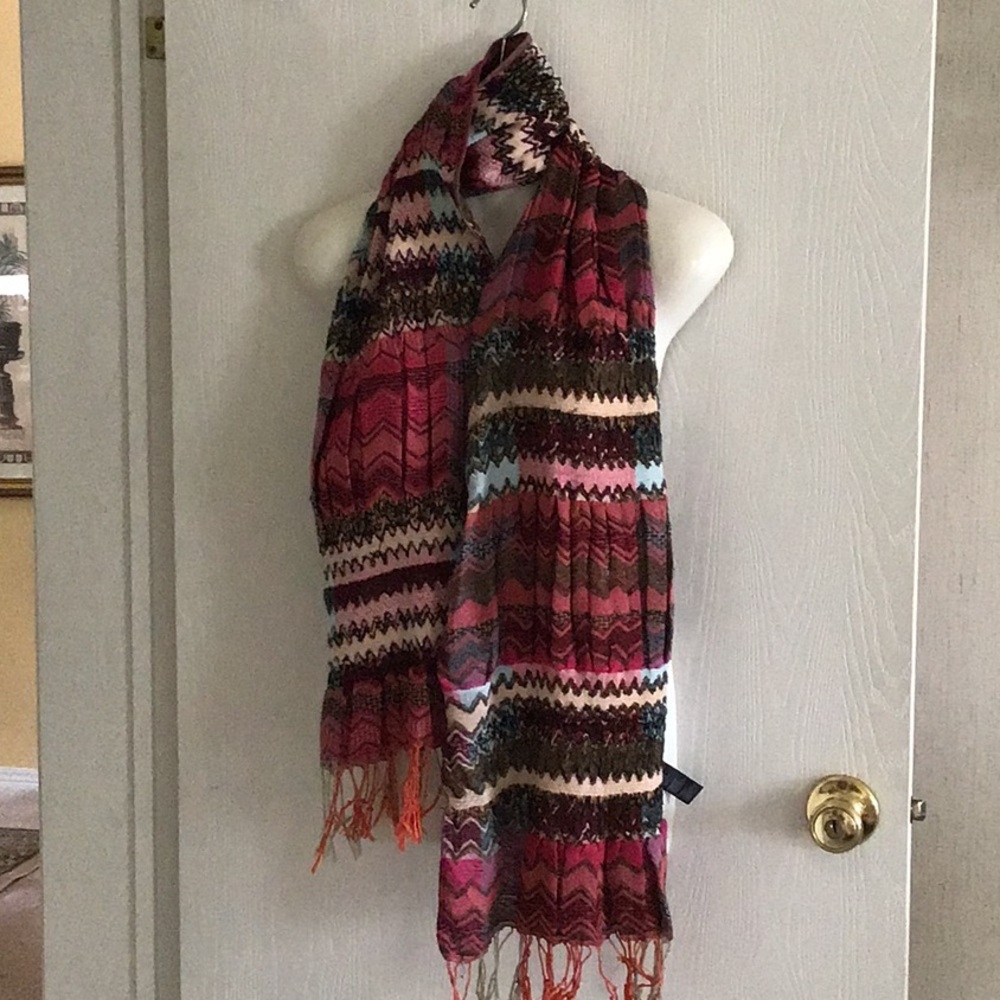 Scarf colorful red pink blue beige fringe bottom. Colorful stretches